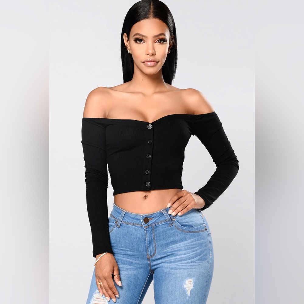 Fashion Nova: Talk That Talk Off Shoulder Top - Available in Black and White